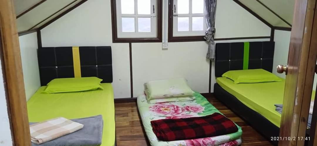 Dongorit Cabin House 1 Kundasang Екстер'єр фото