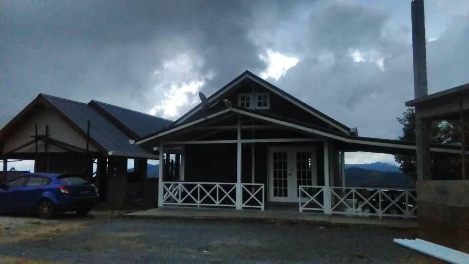 Dongorit Cabin House 1 Kundasang Екстер'єр фото