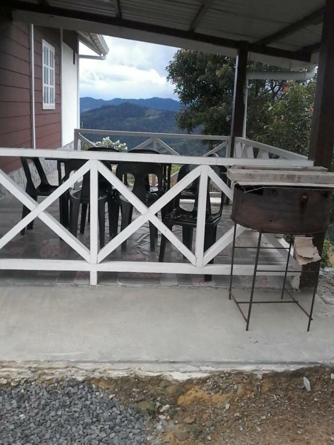 Dongorit Cabin House 1 Kundasang Екстер'єр фото